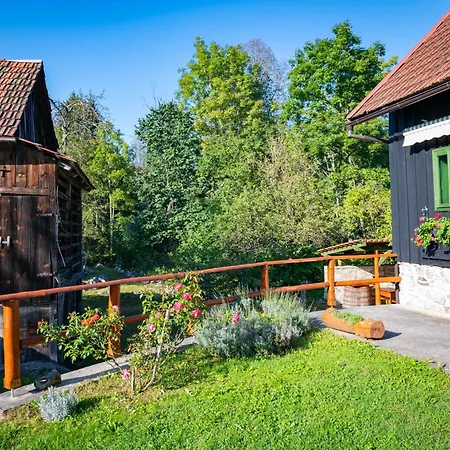 Prázdninový dům Sajnska Hiza, Autenticna Goranska Kuca U Prirodi *